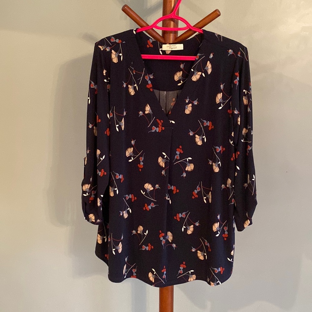 Floral/navy blue 3/4 sleeve blouse